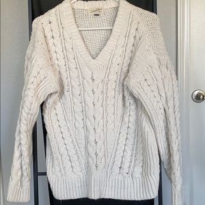 Cable knit sweater - small
